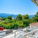 Apartament Gjoni *